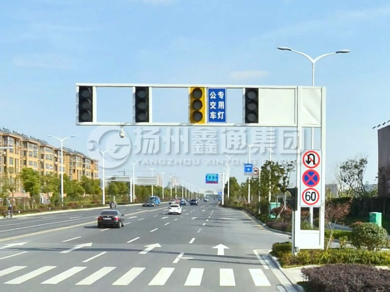 XHDG-024，框架信號燈桿，揚(yáng)州信號燈桿