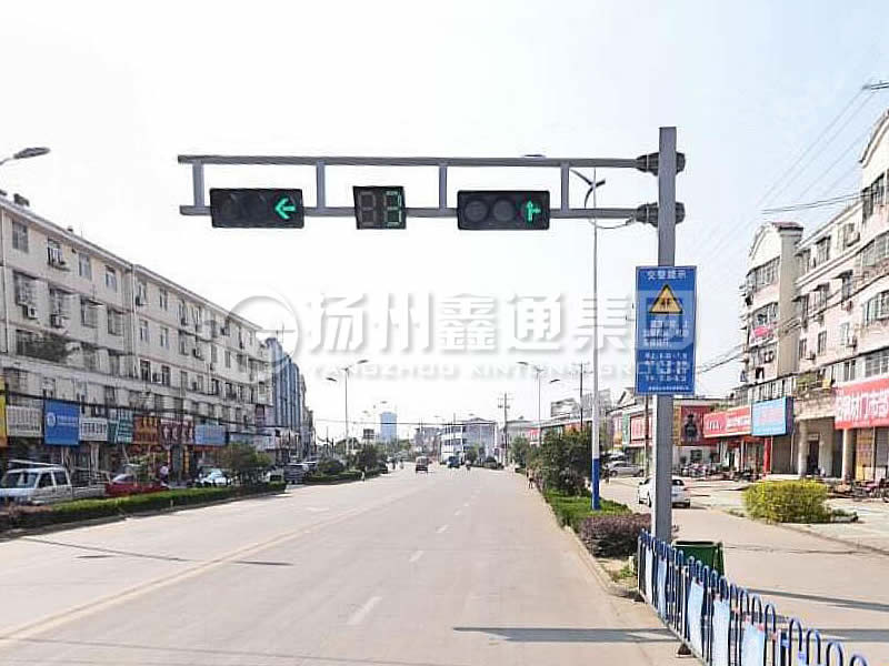 XHDG-057，F(xiàn)型方管信號(hào)燈桿